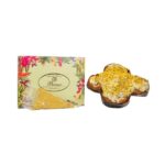 colomba al pistacchio artigianale Copertino della pasticceria bianco con scatola